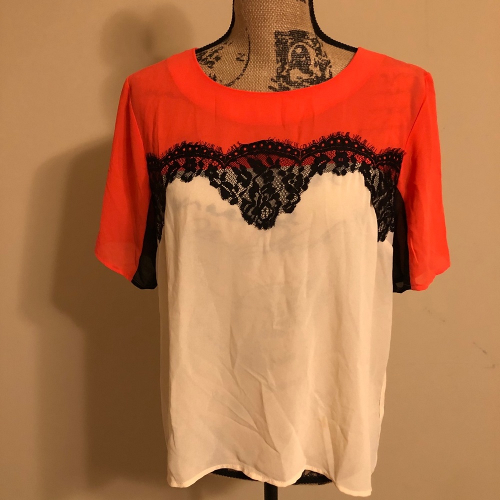 Lightweight color block blouse w/ lace detail